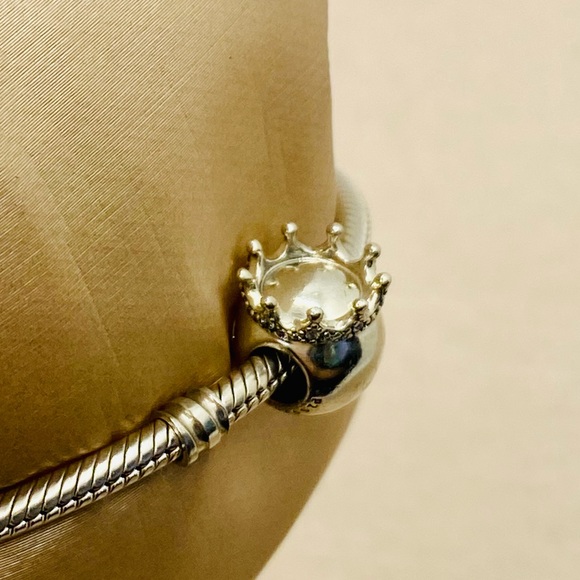 EUC Pandora 797143CZ Sterling Silver Princess Emoji Charm w/ CZ Crown - Picture 6 of 10